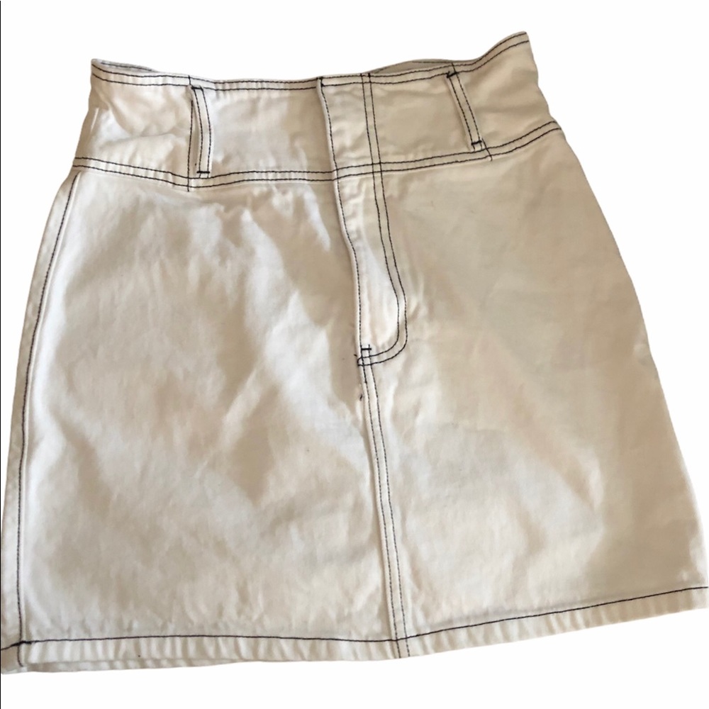 White mini skirt. Size medium